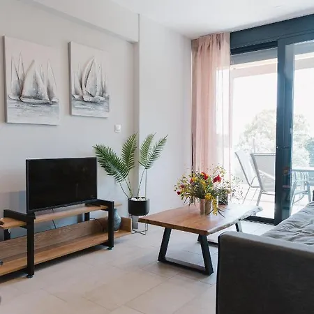 Ariti Luxury Apartment, דירה *