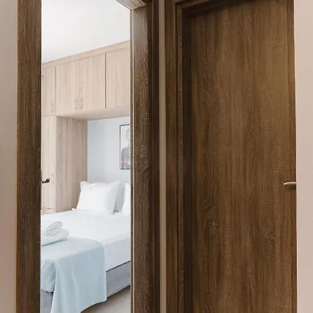 דירה Ariti Luxury Apartment, ניקיאנה