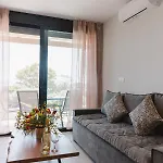 アパート Ariti Luxury Apartment,