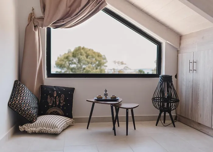 Ariti Luxury Apartment, Nikiana